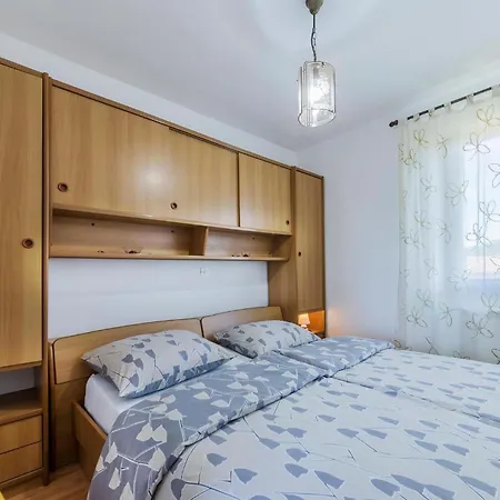 Cozy In With Kitchen Apartment Gajana