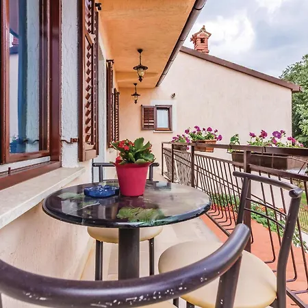 Apartment Cozy In With Kitchen Gajana